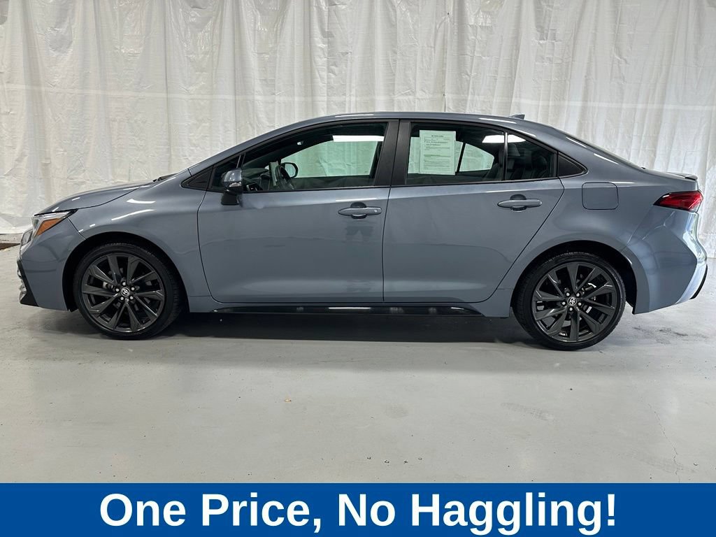 Used 2026 Toyota Corolla XSE FWD image 4