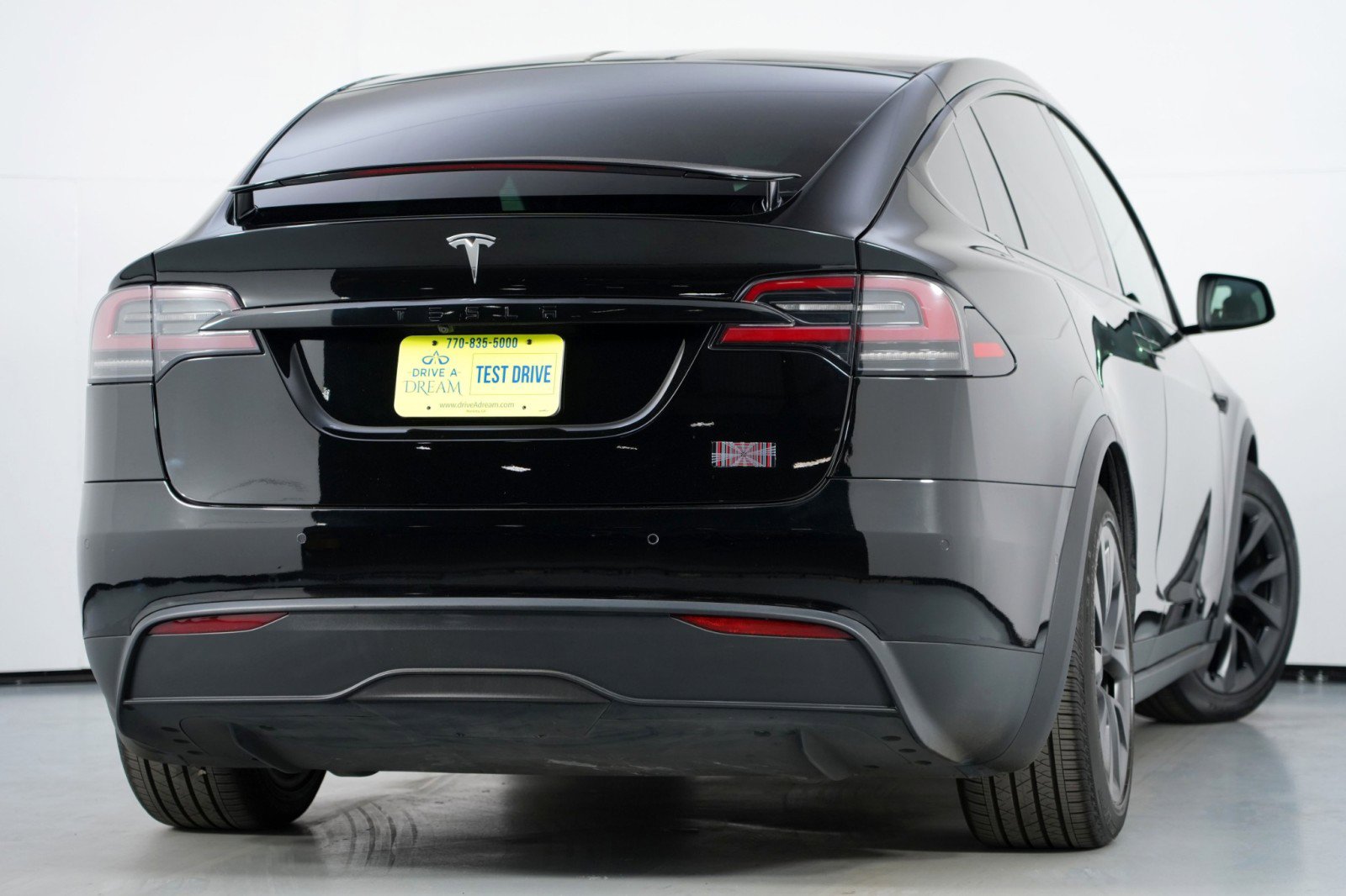 Used 2022 Tesla Model X Plaid image 5