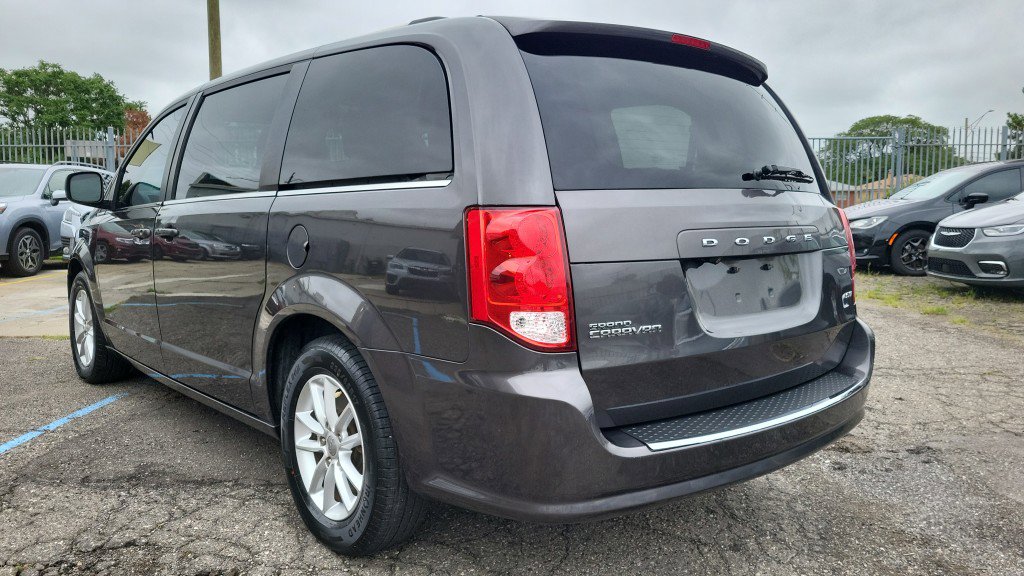 Used 2019 Dodge Grand Caravan SXT image 9