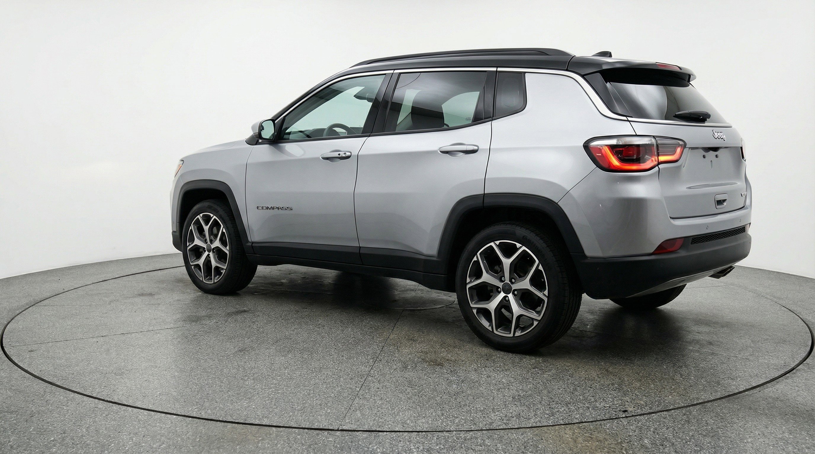 Used 2025 Jeep Compass Limited image 6