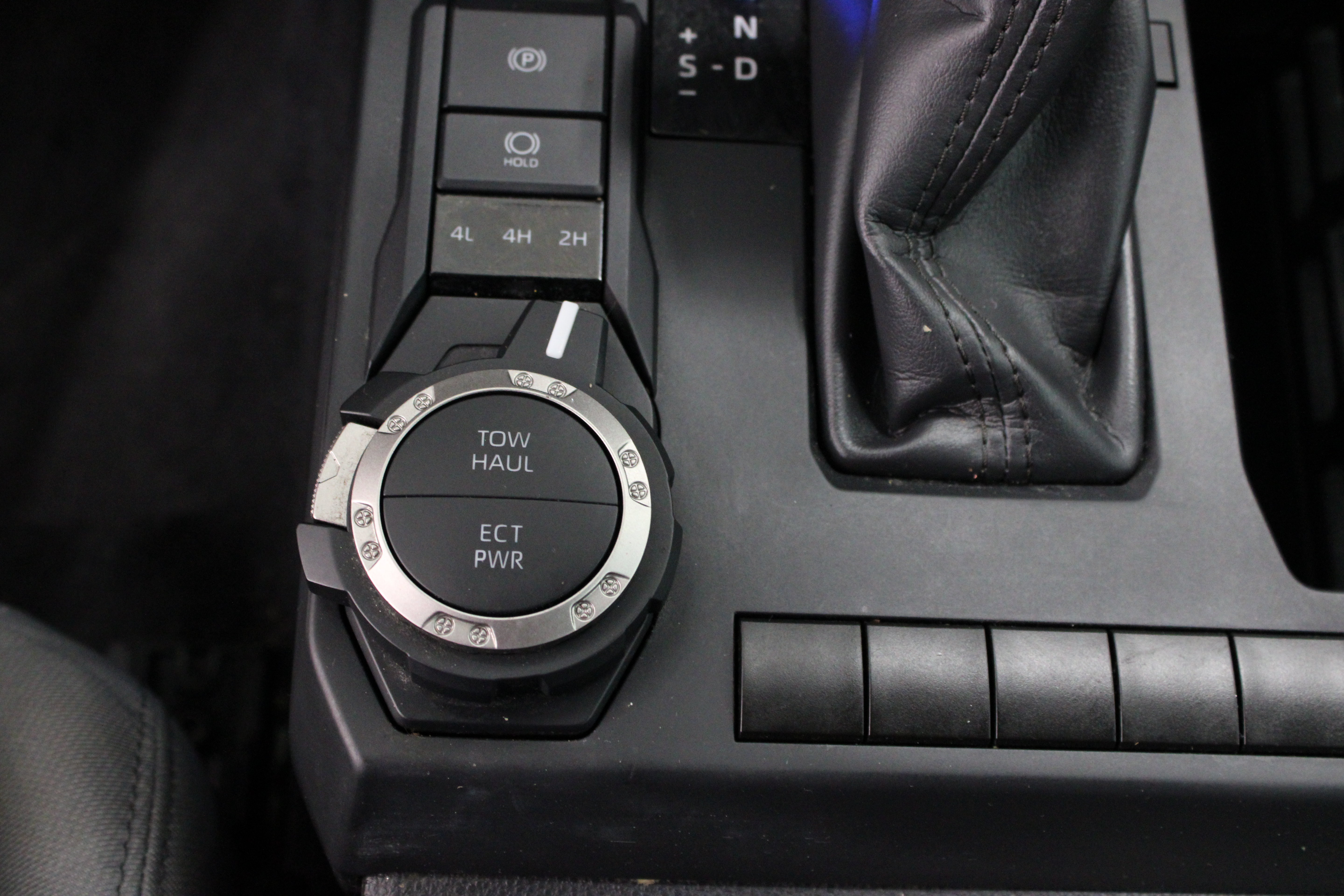 Used 2024 Toyota Tacoma SR5 AWD/4WD image 21