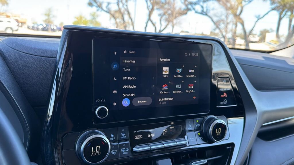 Certified 2025 Toyota Highlander LE image 28