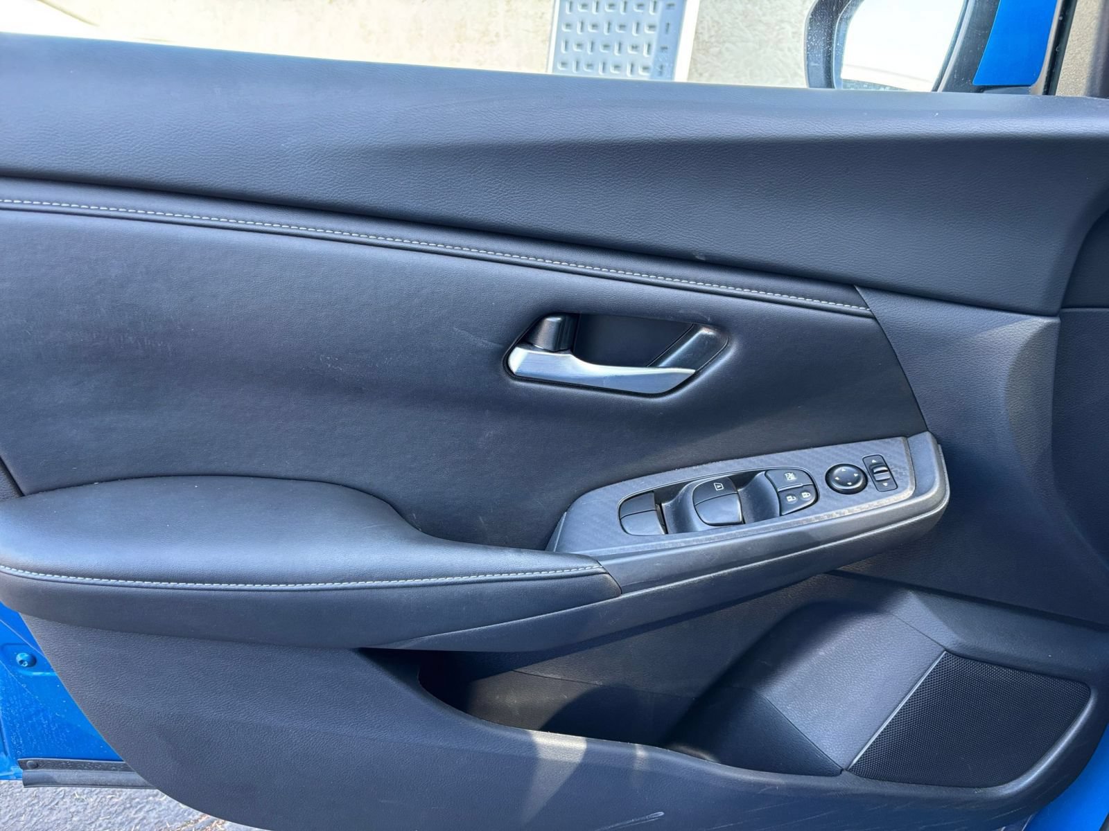 Used 2025 Nissan Sentra SV FWD image 15