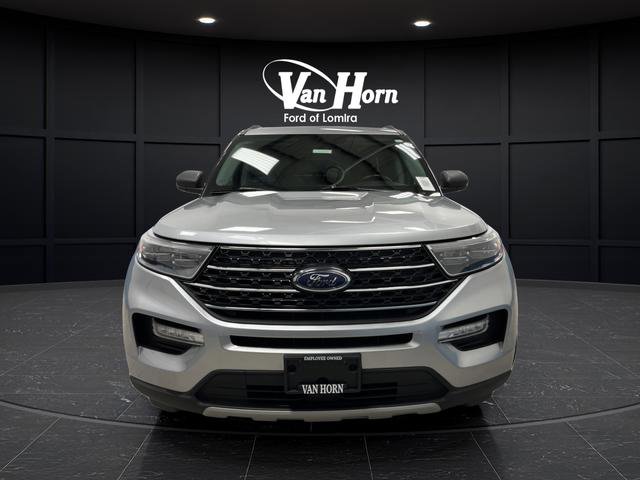 Used 2023 Ford Explorer XLT AWD/4WD image 12