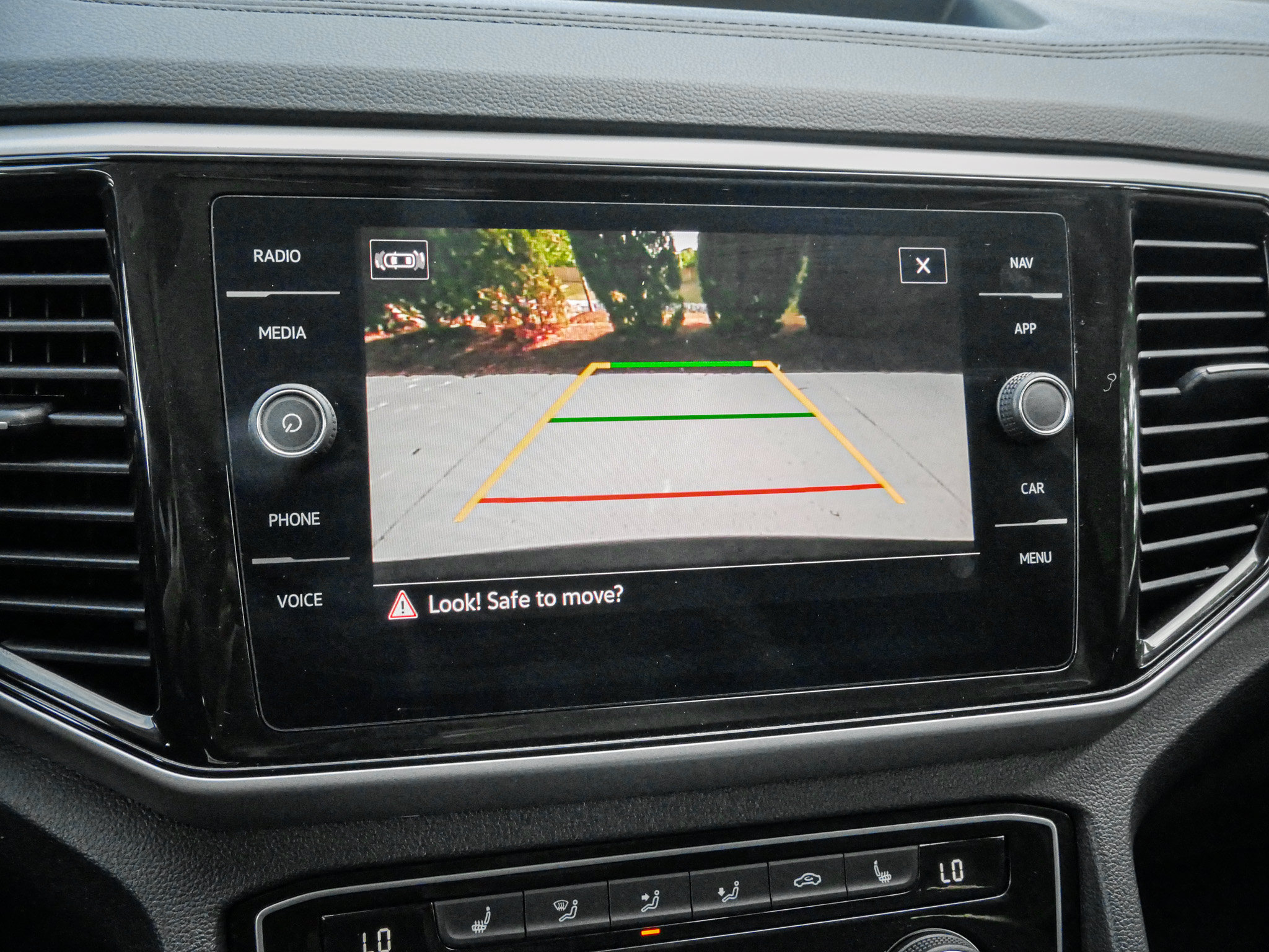 Used 2022 Volkswagen Atlas SEL AWD/4WD image 24