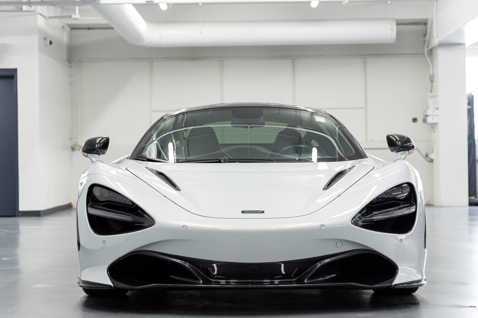 Used 2018 McLaren 720S image 10