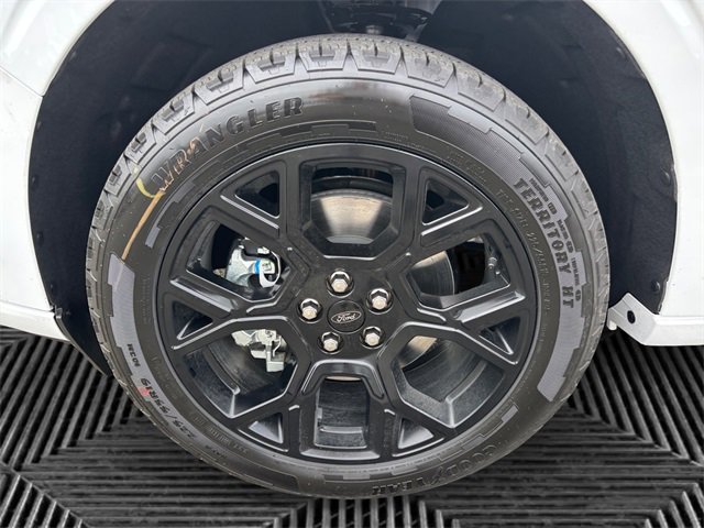 New 2025 Ford Maverick Lobo image 14