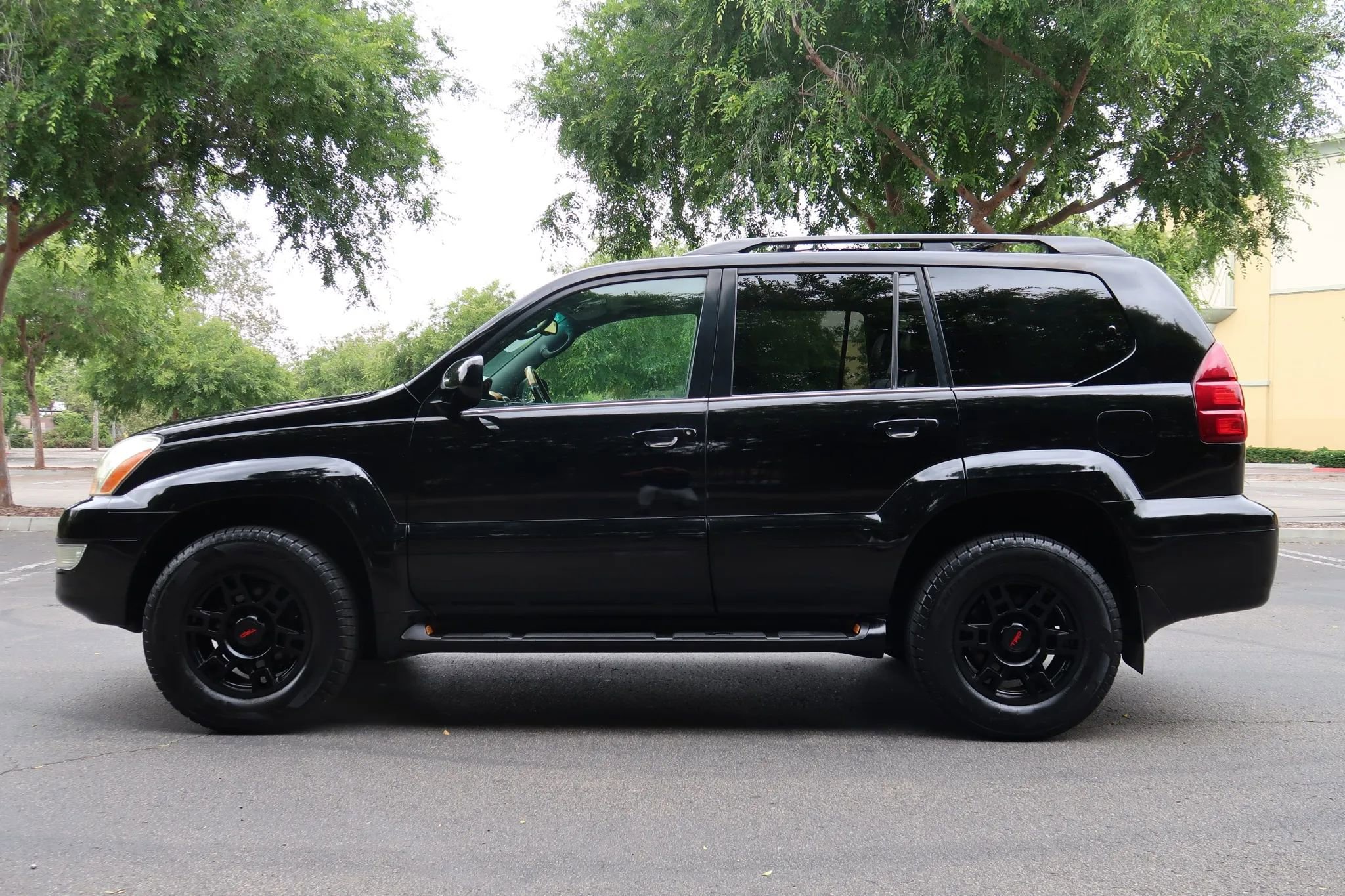 Used 2003 Lexus GX 470 image 3