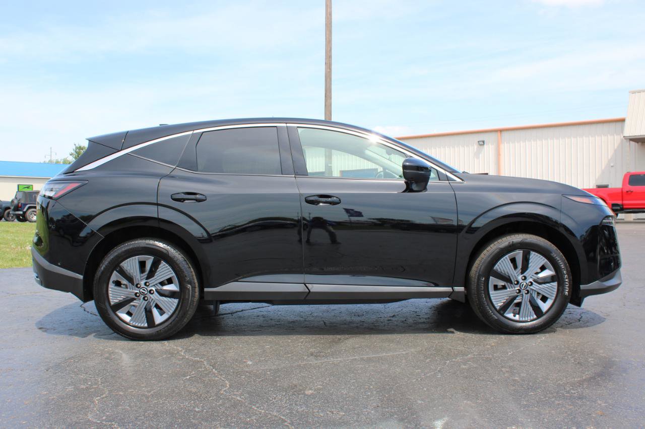 Used 2025 Nissan Murano SL AWD/4WD image 3