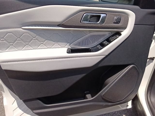 New 2026 Ford Explorer Platinum w/ LUX Leather Package AWD/4WD image 11