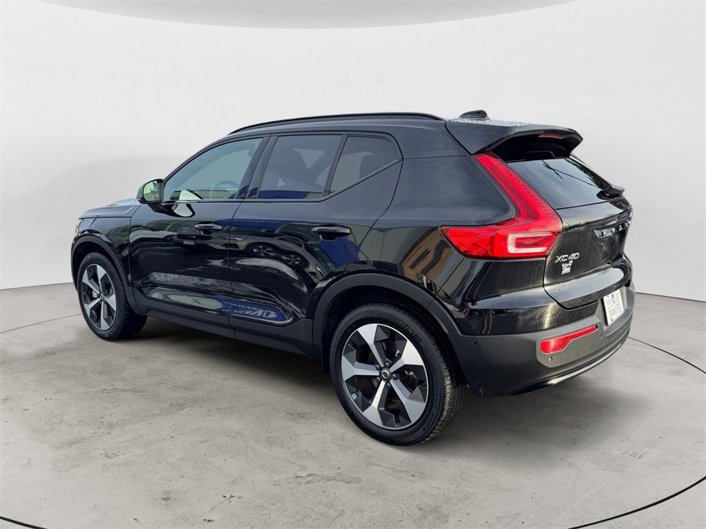 Certified 2025 Volvo XC40 B5 Plus image 3