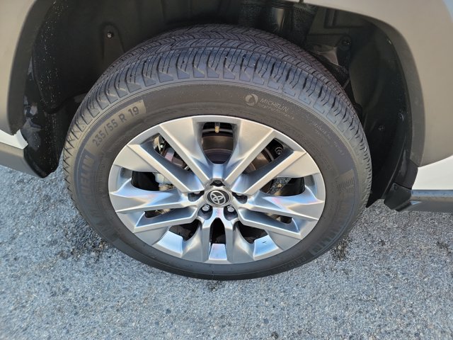 Used 2025 Toyota RAV4 Limited FWD image 11
