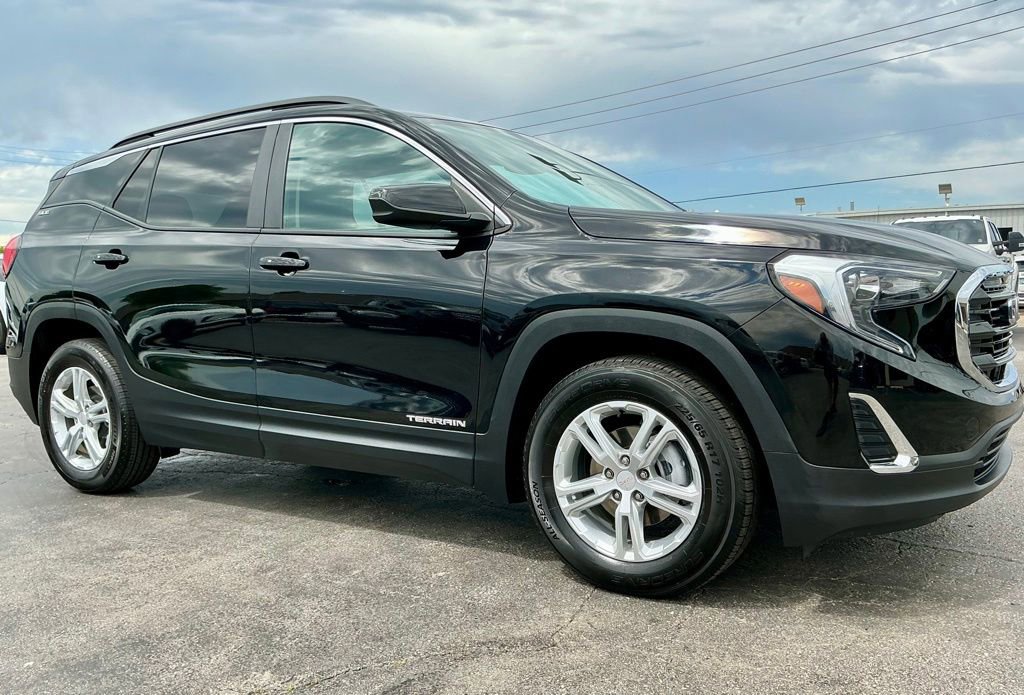 Used 2021 GMC Terrain SLE w/ Driver Convenience Package FWD image 6