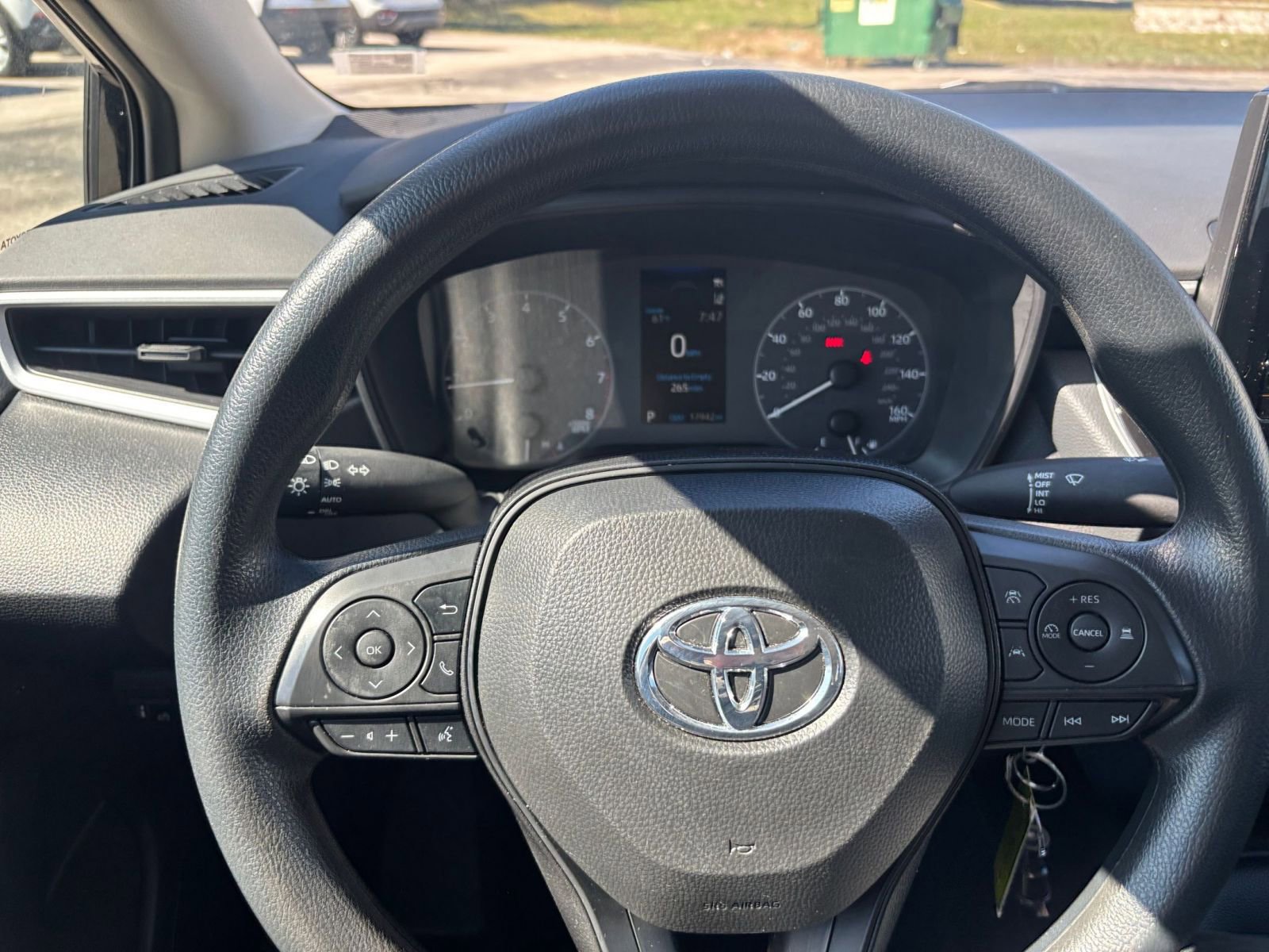 Used 2025 Toyota Corolla LE image 32