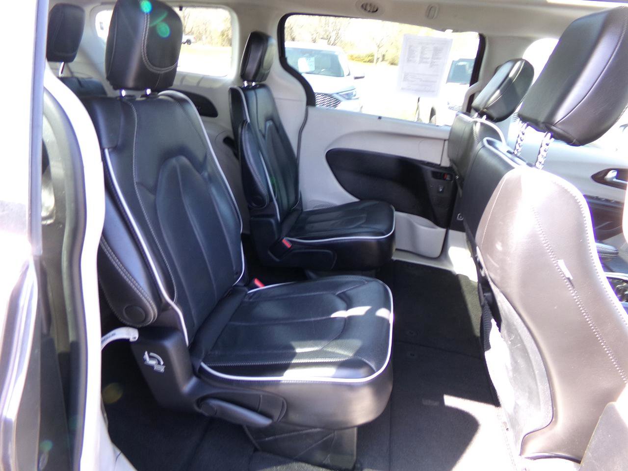 Used 2022 Chrysler Pacifica Limited FWD image 60
