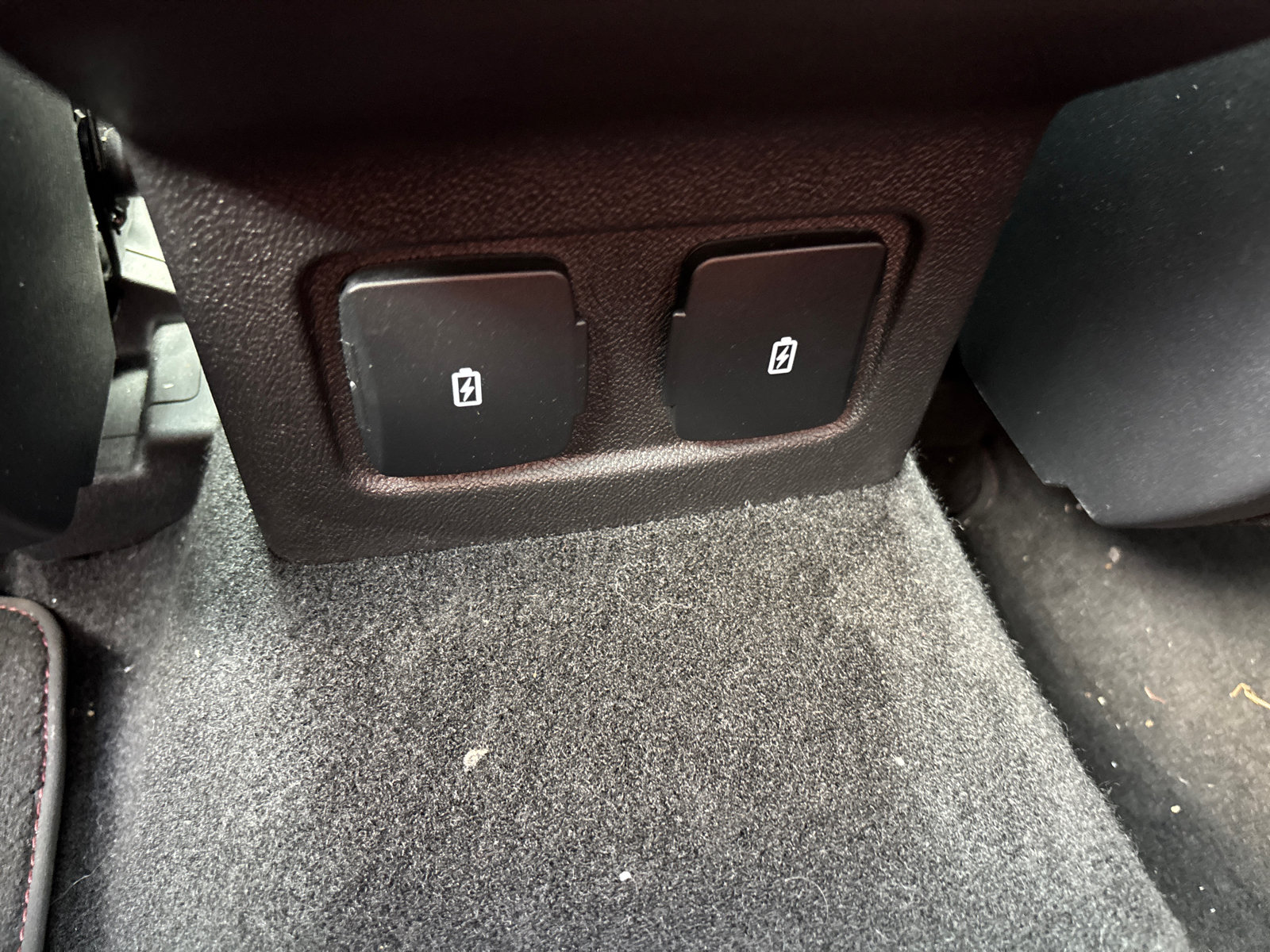 Certified 2025 Lincoln Corsair Reserve AWD/4WD image 32