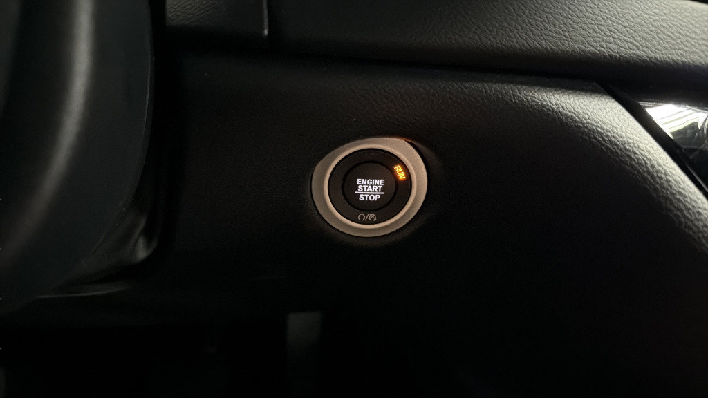 Used 2025 Chrysler Pacifica Select FWD image 24