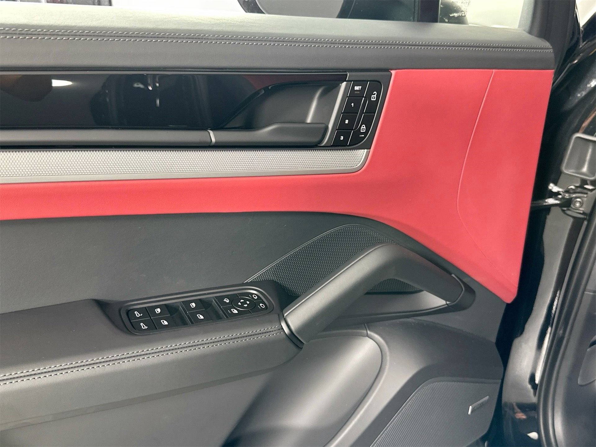 New 2026 Porsche Cayenne image 34