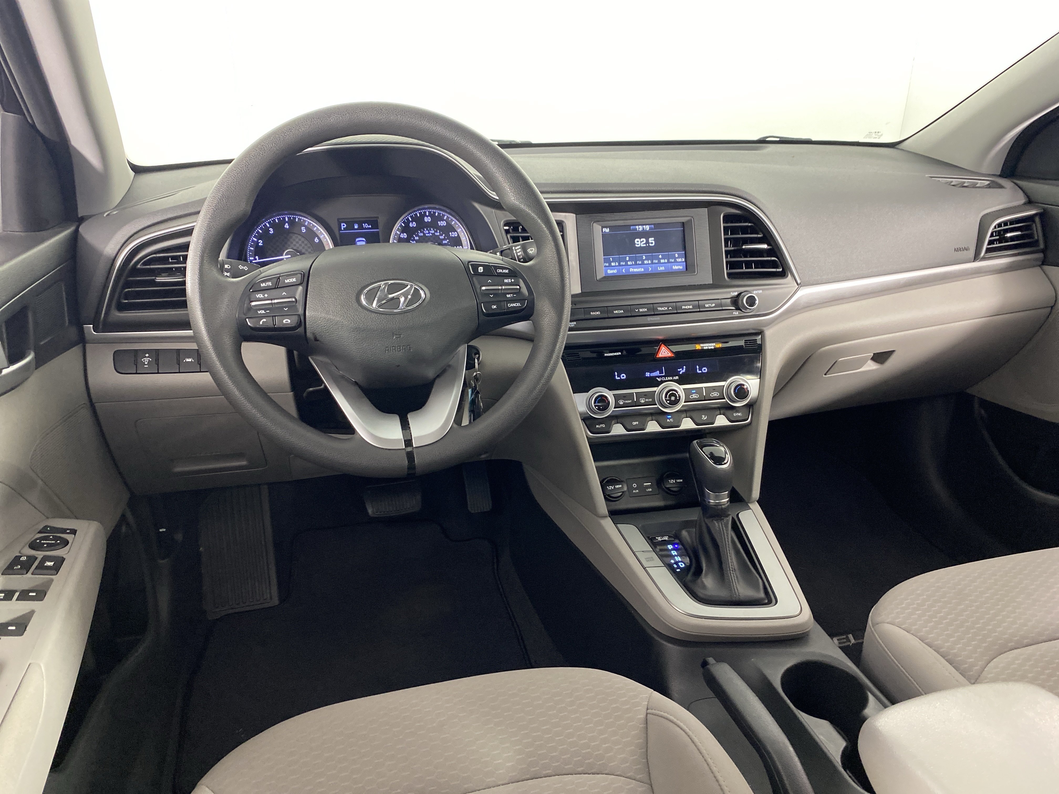 Used 2020 Hyundai Elantra SE FWD image 33