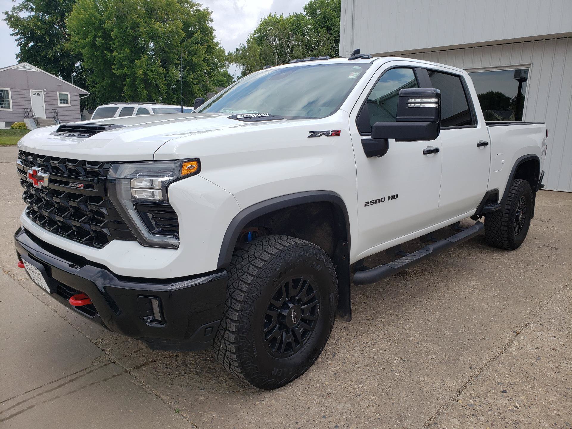 Used 2024 Chevrolet Silverado 2500 ZR2 w/ Technology Package AWD/4WD image 1