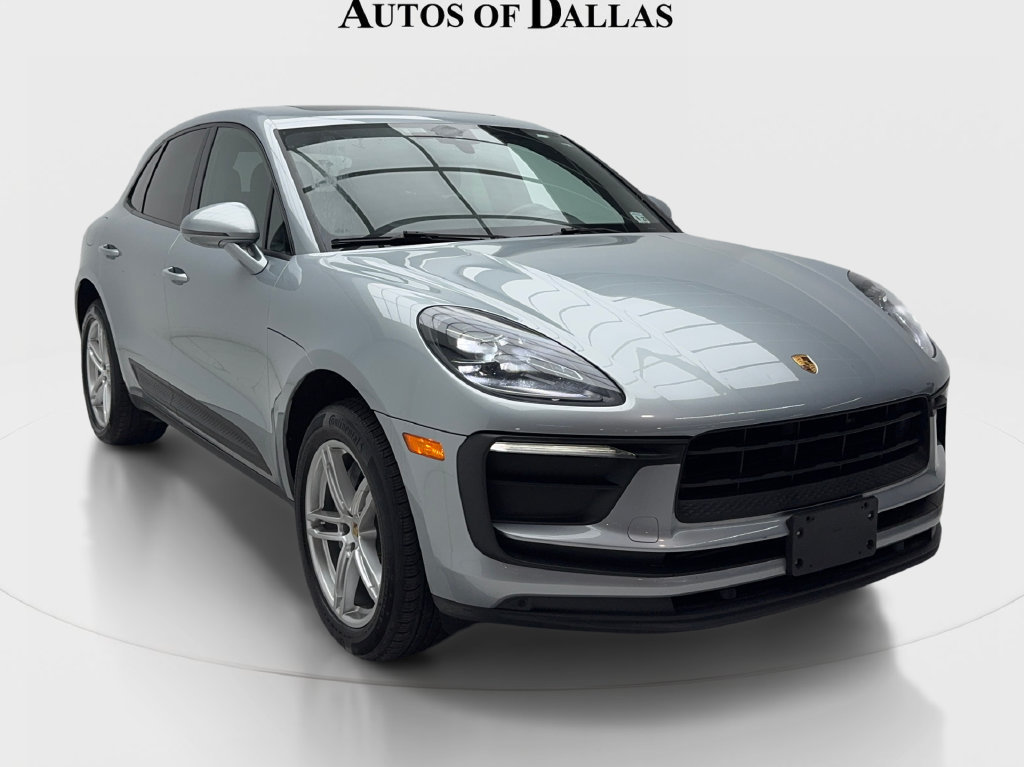 Used 2022 Porsche Macan AWD/4WD image 3