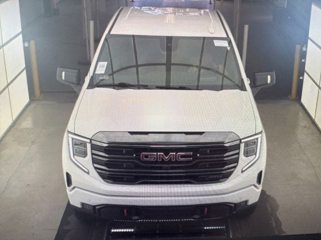 Used 2024 GMC Sierra 1500 AT4 w/ Technology Package AWD/4WD image 11