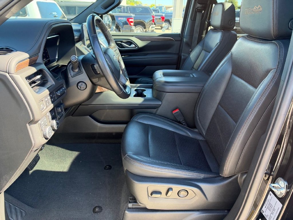 Used 2022 Chevrolet Suburban High Country AWD/4WD image 11