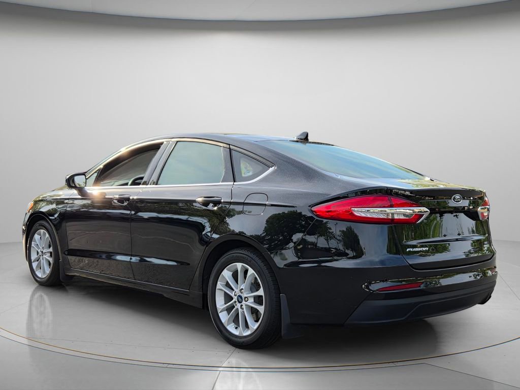 Used 2020 Ford Fusion SE FWD image 4