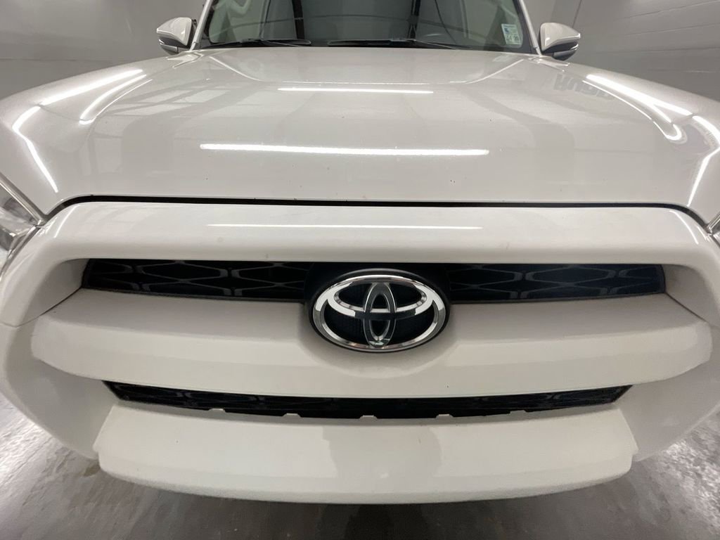 Used 2018 Toyota 4Runner SR5 Premium image 30
