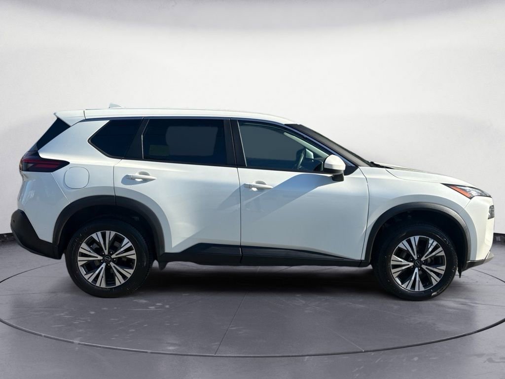 Used 2023 Nissan Rogue SV image 6