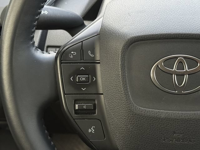 Used 2025 Toyota Prius LE FWD image 13