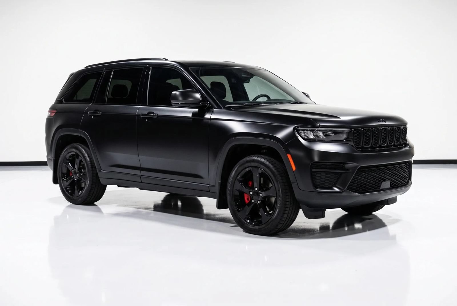 Used 2023 Jeep Grand Cherokee Altitude