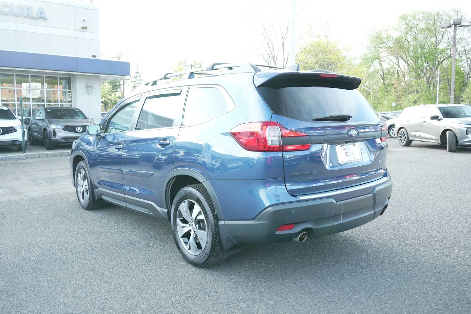 Used 2022 Subaru Ascent Premium w/ Convenience Package AWD/4WD image 5