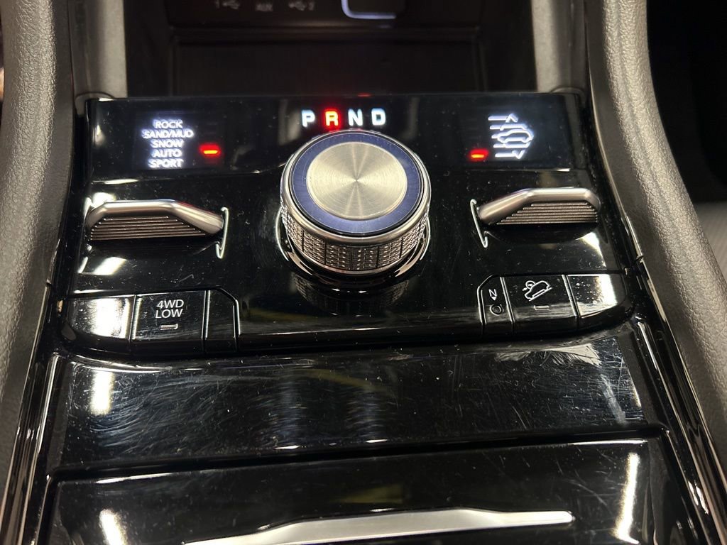 Used 2025 Jeep Grand Cherokee L Overland w/ Luxury Tech Group IV image 25