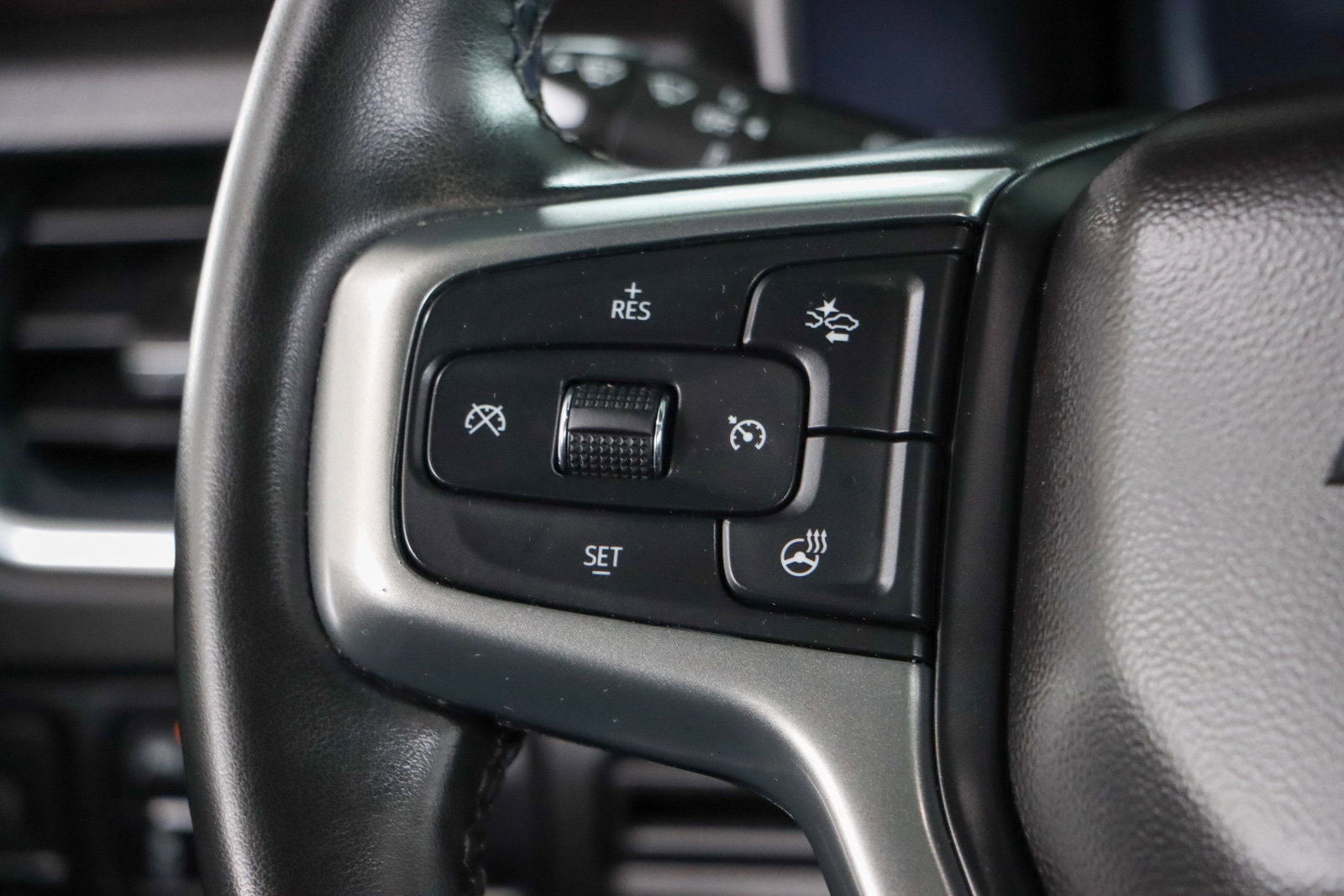 Used 2023 Chevrolet Tahoe Z71 w/ Luxury Package image 14