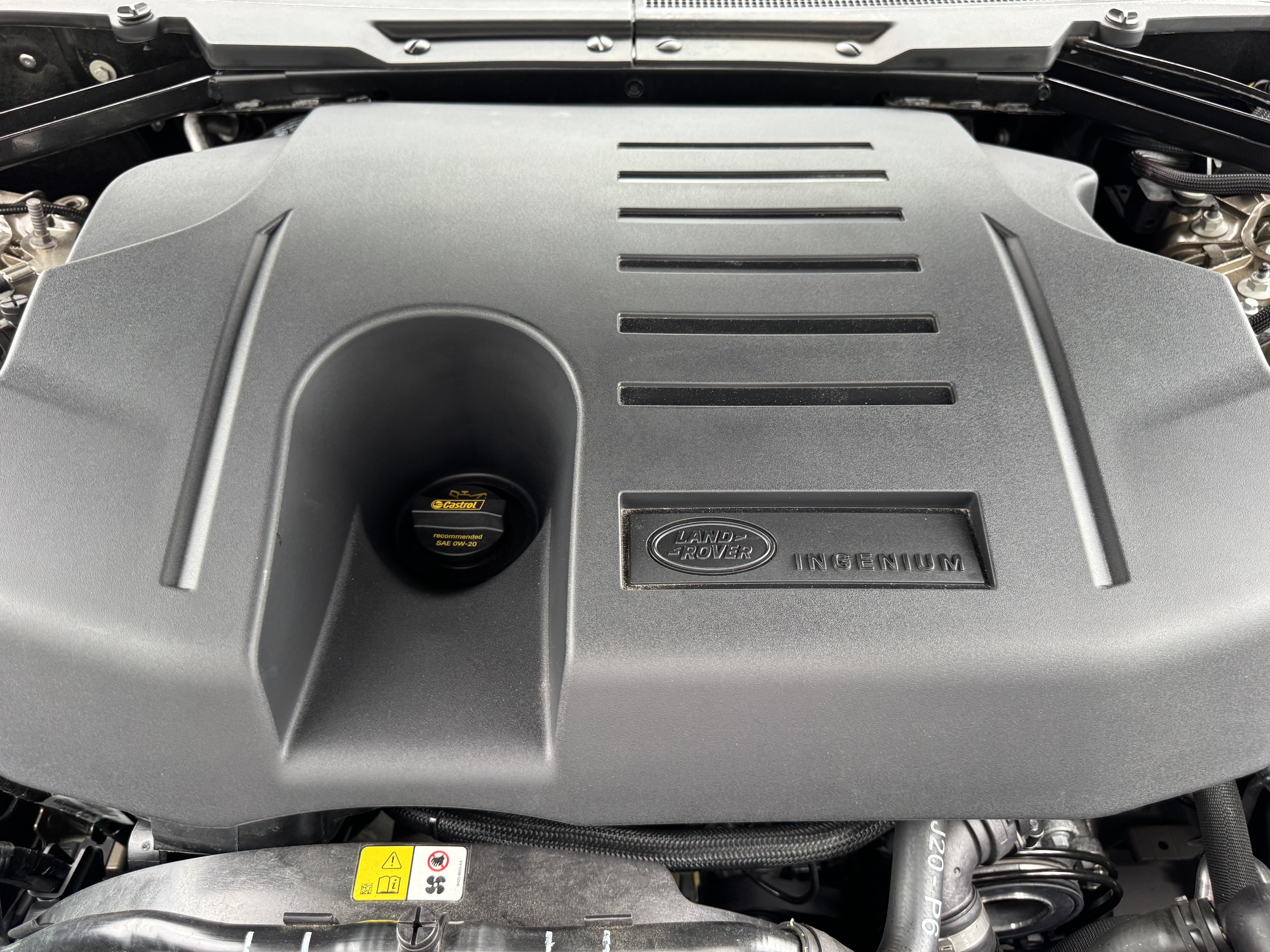 Certified 2025 Land Rover Defender 110 X-Dynamic SE AWD/4WD image 31
