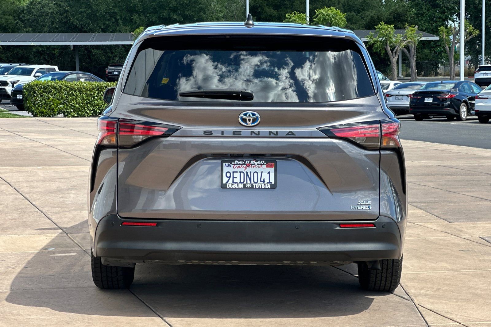 Certified 2022 Toyota Sienna XLE FWD image 6