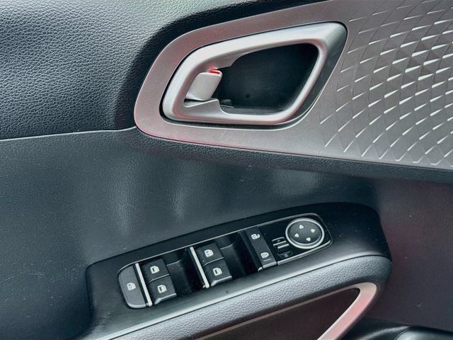 Used 2023 Kia Soul LX w/ LX Technology Package FWD image 22