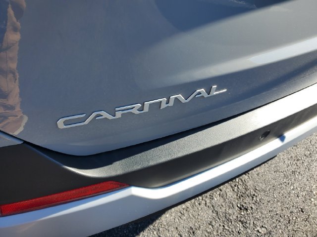 New 2026 Kia Carnival EX FWD image 7