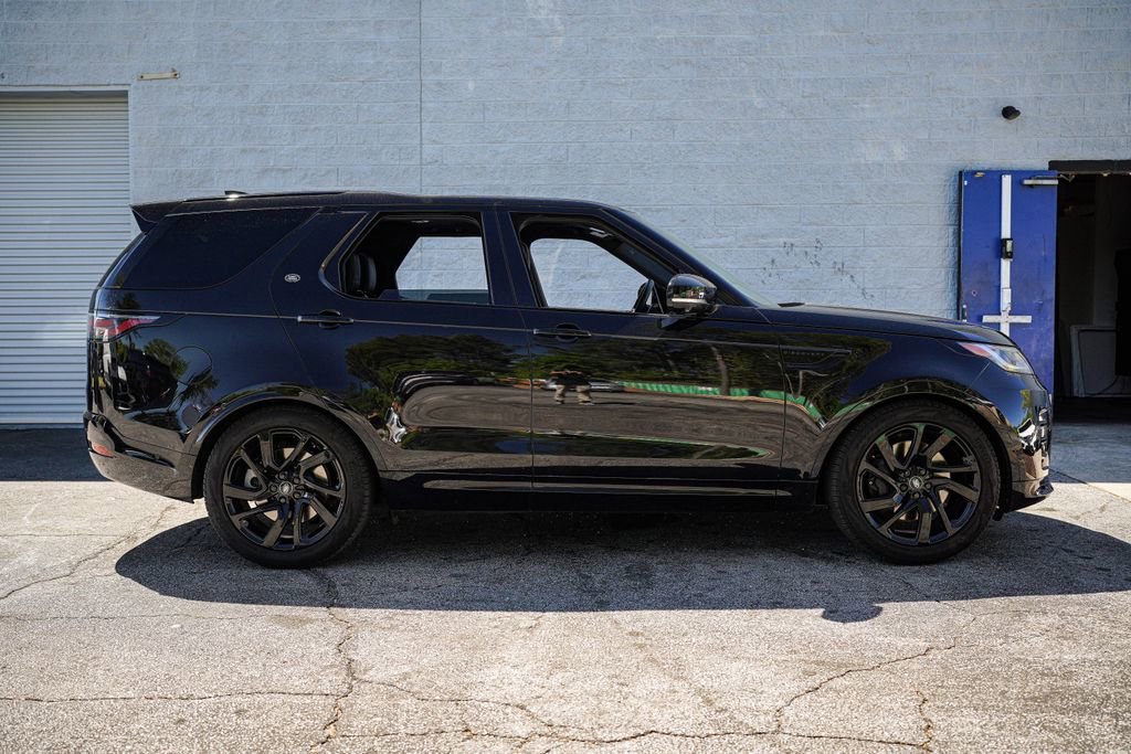 Used 2023 Land Rover Discovery S R-Dynamic image 18