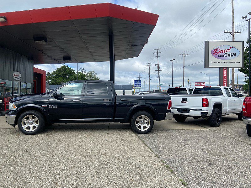 Used 2017 RAM 1500 Laramie AWD/4WD image 1