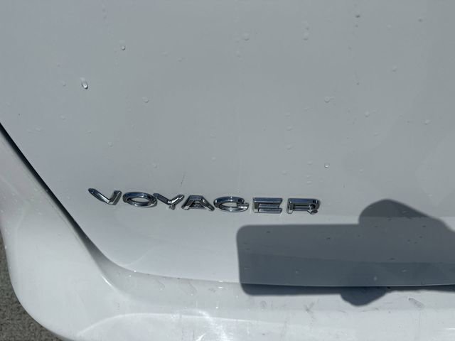 Used 2023 Chrysler Voyager LX FWD image 12