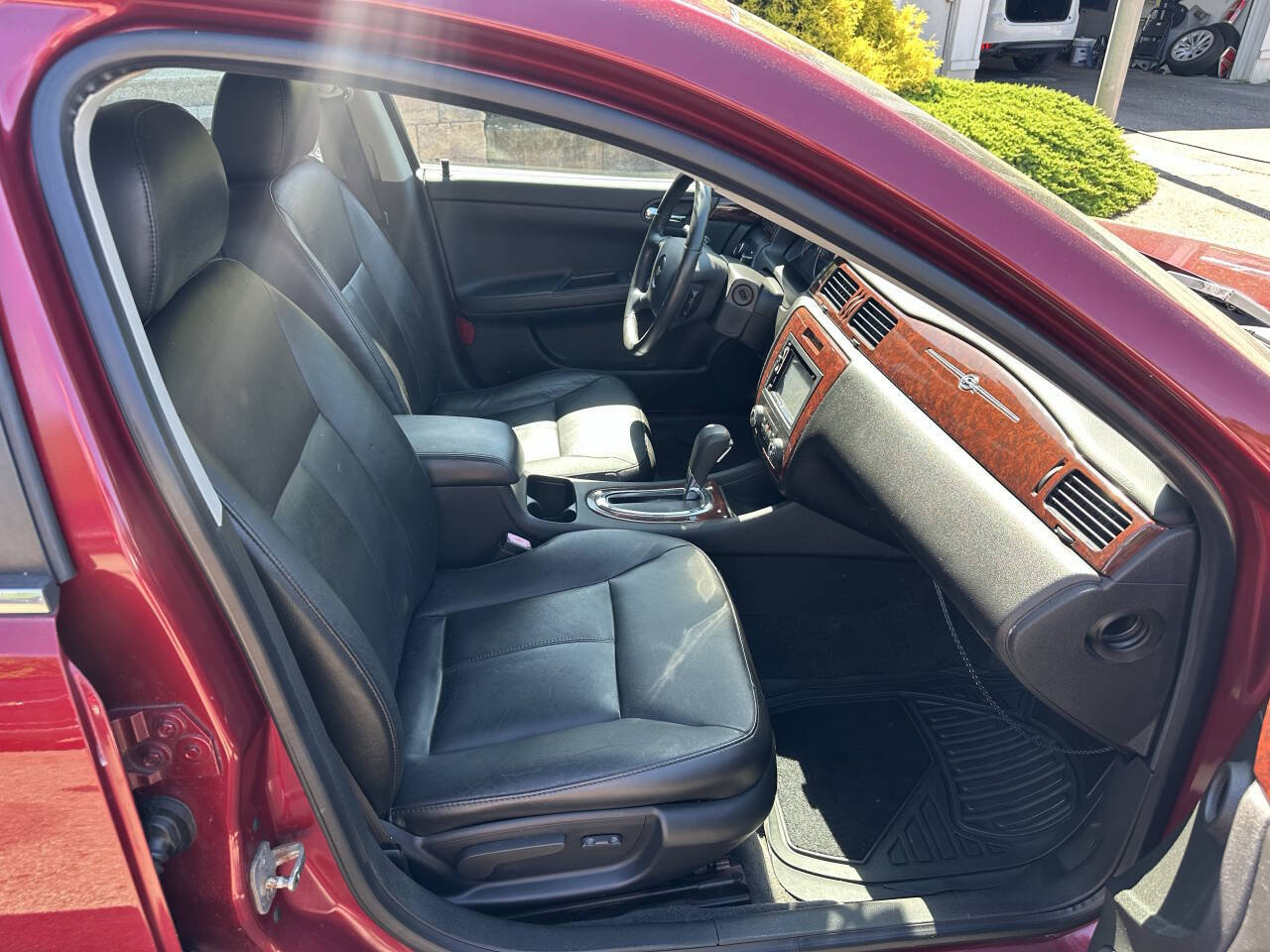 Used 2008 Chevrolet Impala LT w/ Luxury Edition Package FWD image 21