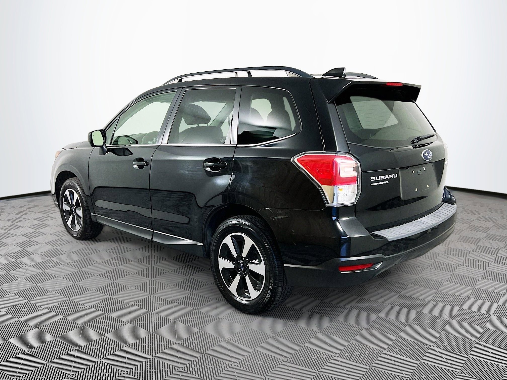 Used 2017 Subaru Forester 2.5i Limited w/ Popular Package #2 image 30