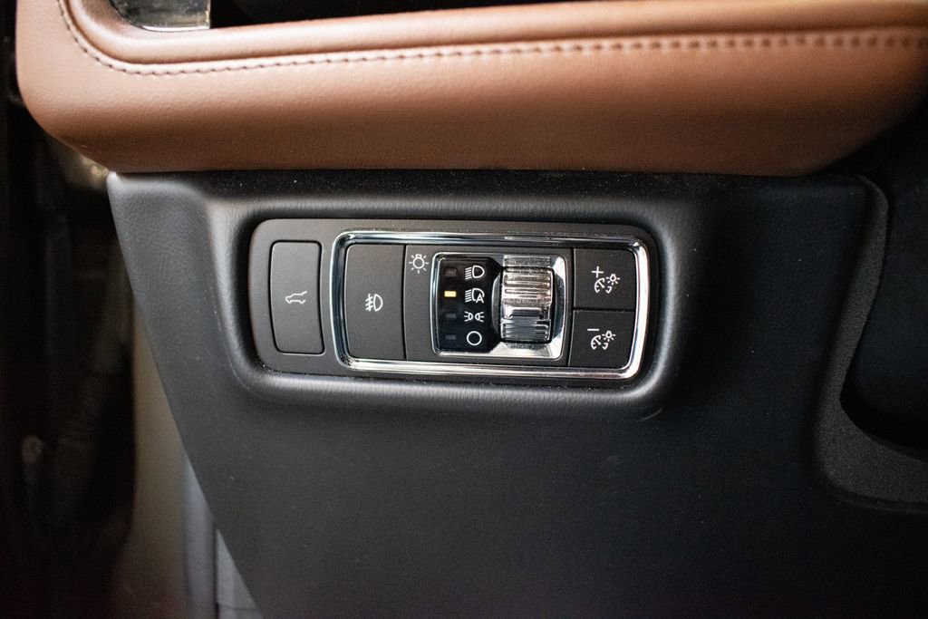 Used 2022 Lincoln Aviator Reserve w/ Equipment Group 201A image 18