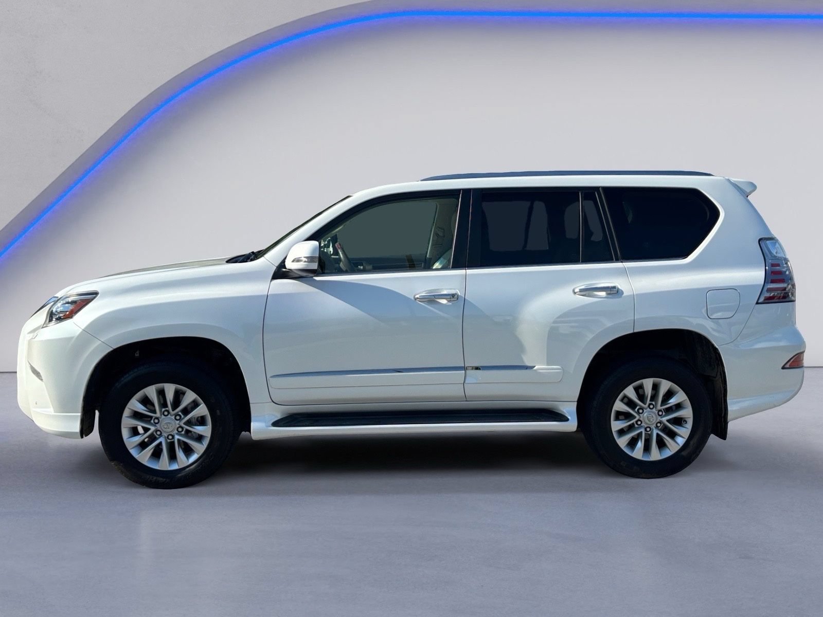 Used 2017 Lexus GX 460 Premium w/ Premium Package AWD/4WD image 3