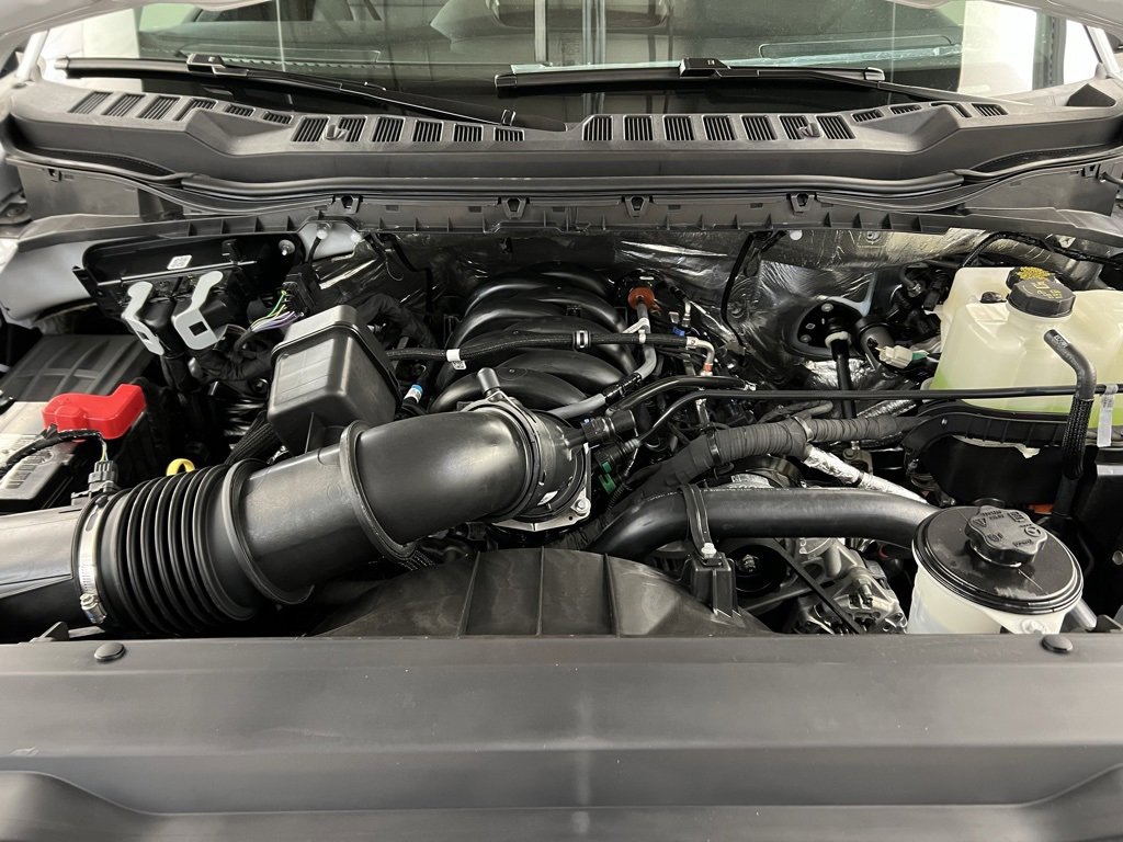 New 2025 Ford F550 4x4 Regular Cab Super Duty image 28