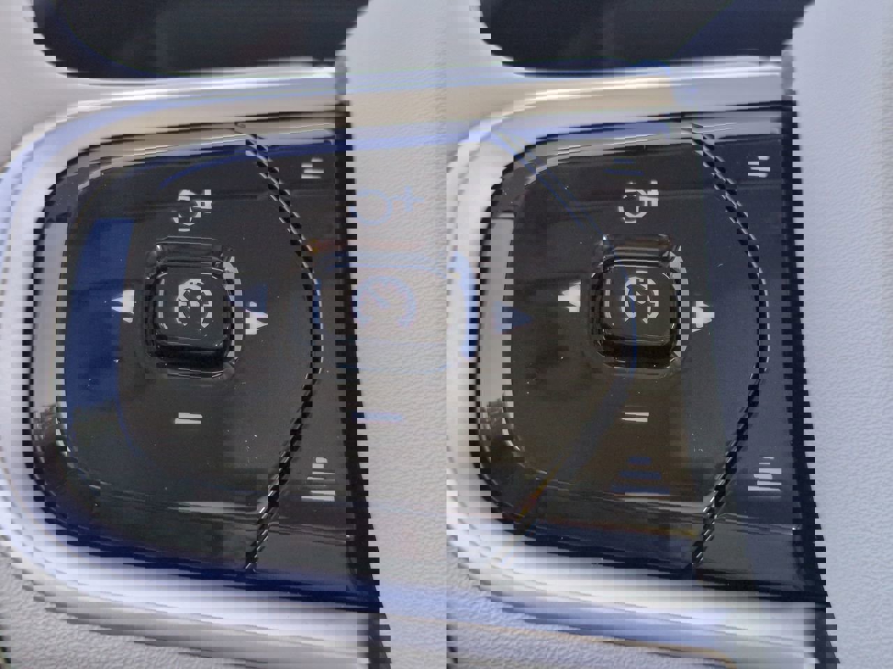 New 2026 Volvo XC90 B6 Ultra w/ Lounge Package image 24