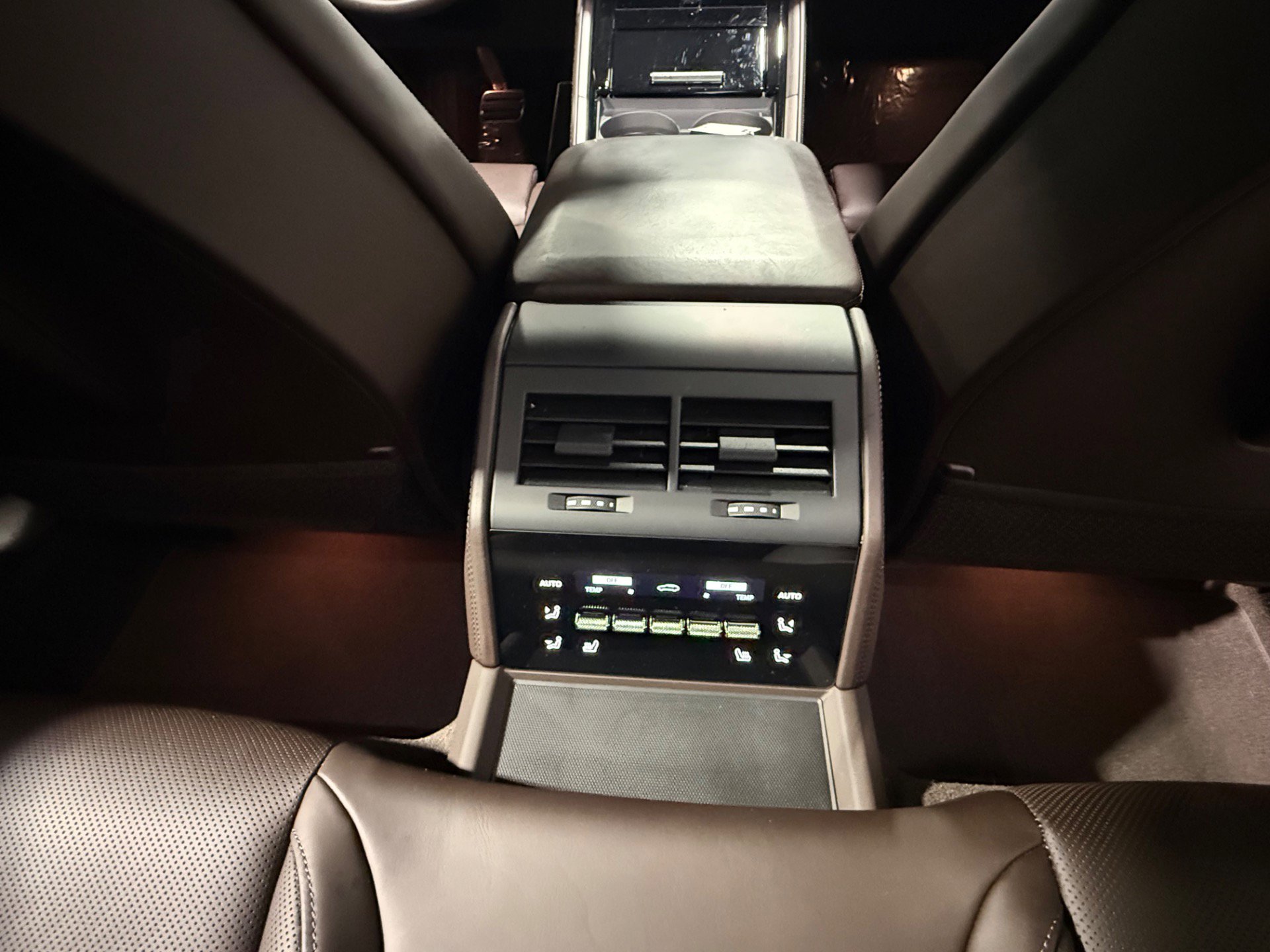 Used 2025 Porsche Panamera 4 image 70