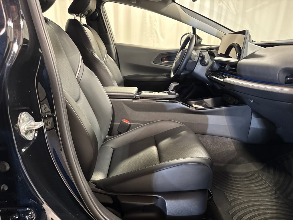 Used 2024 Toyota Prius XLE image 11